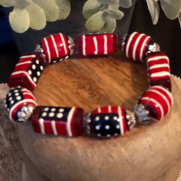 🇺🇸 FLAG BRACELET - Picture 3 of 4